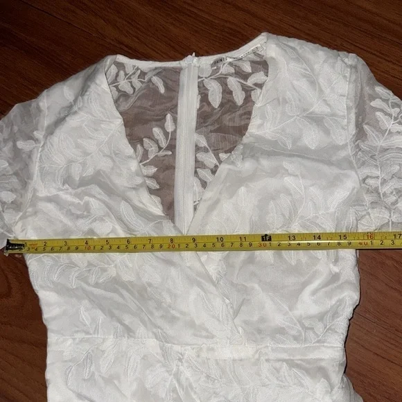 Saints + Secrets Mini Dress White Floral lace Balloon Sleeve Ruffle V-Neck S - Picture 7 of 8